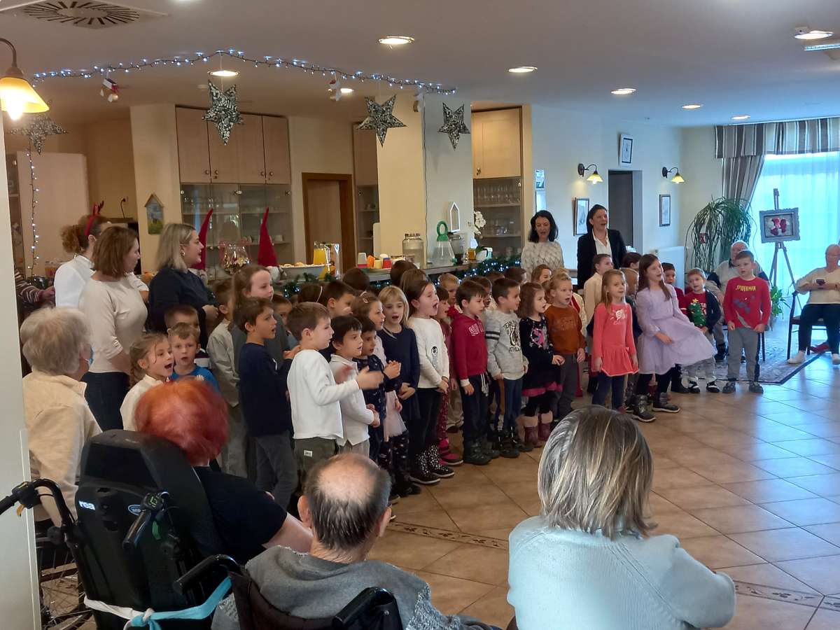 MEĐUGENERACIJSKA RADOST U DOMU ZA STARIJE „OAZA“